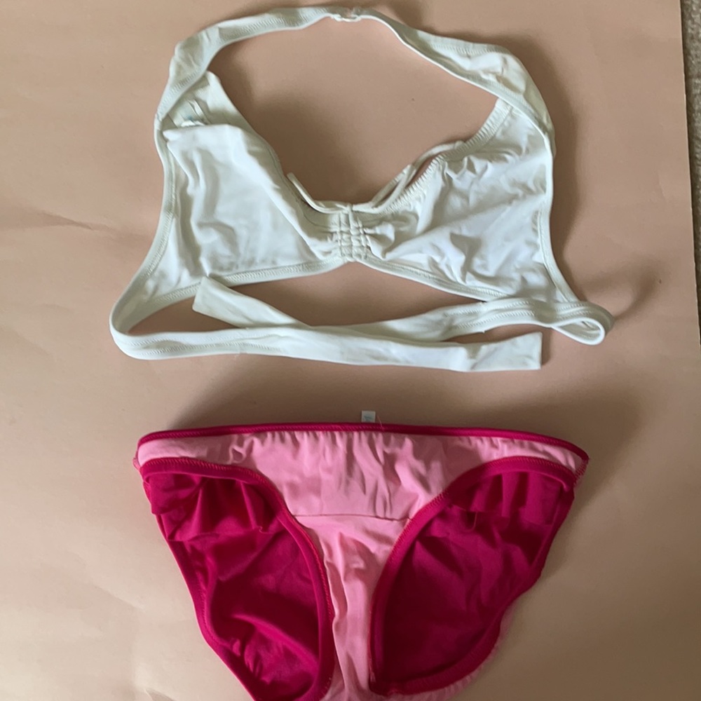 💖 J. Crew White & Dark Pink Ruffled Bikini 👙 - Picture 3 of 9